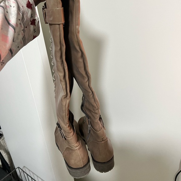 Thigh high boots - Picture 3 of 3